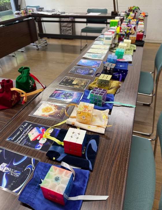 ヤミキューブスクール_20250430_展示ルービックキューブ3