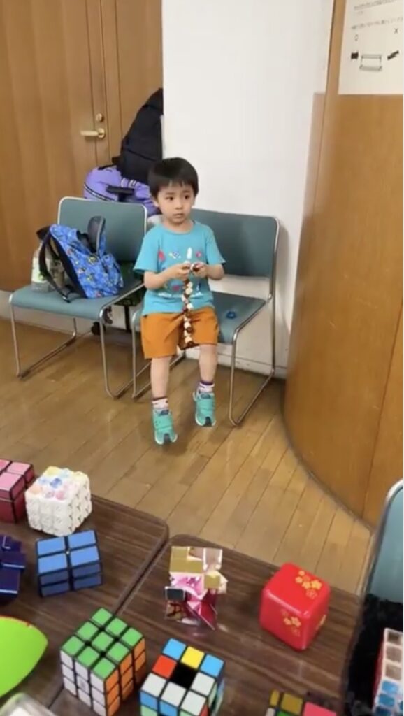 木キューブCUBEを完成させた天才弟くん